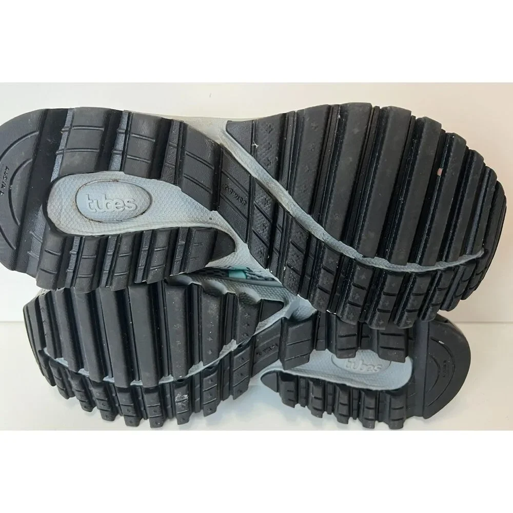 K-Swiss Tubes Comfort 200 athletic shoes. Size 8.5 (women)